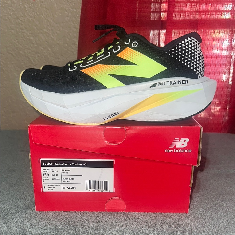 New Balance FuelCell SuperComp Trainer V3